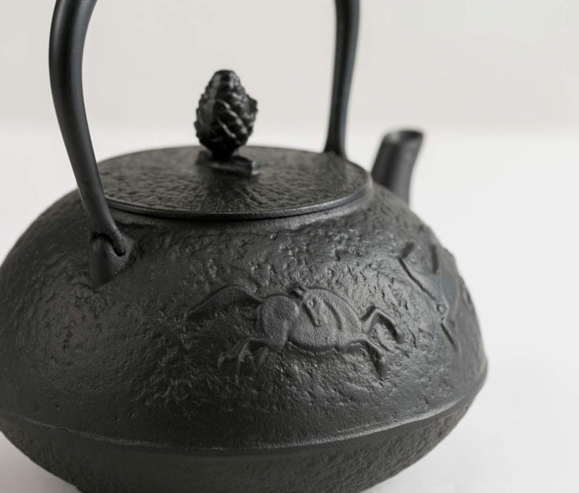Iwachu Iron Teapot 1.5L Black-Glazed Horse Skin Nambu Ironware 11703-Kiichin - The #1 Place for Japanese Goods in Your Hand!