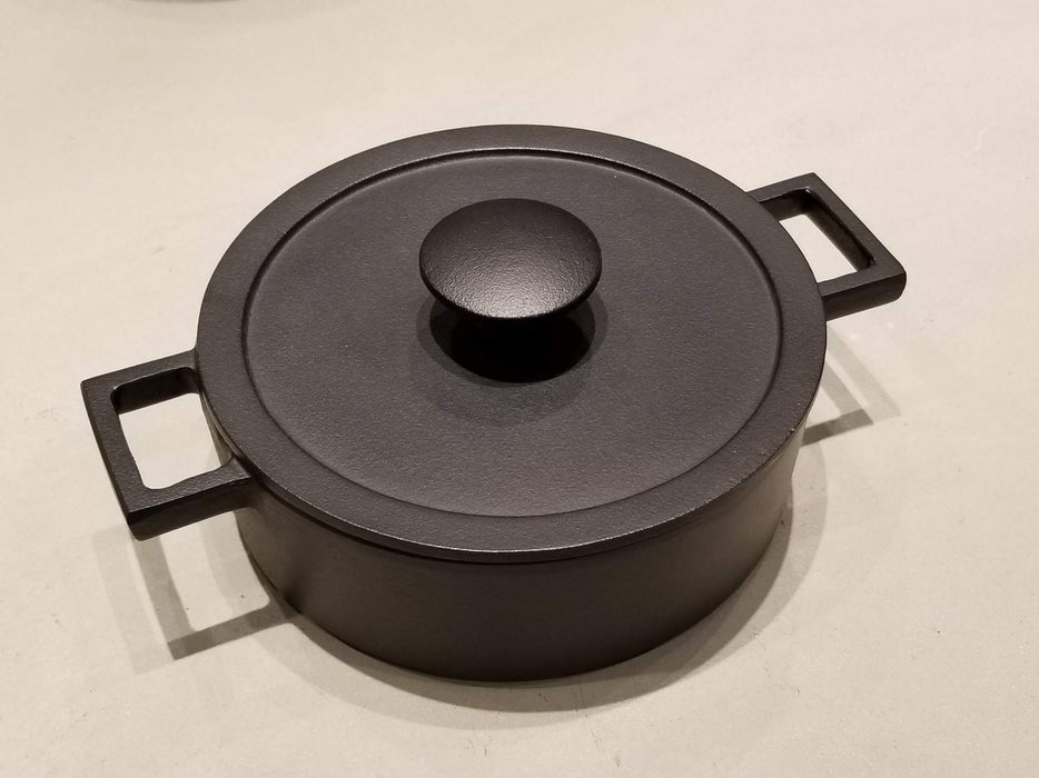 Iwachu Pro Arte Small Casserole Black Induction Nambu Ironware 60003-Kiichin - The #1 Place for Japanese Goods in Your Hand!