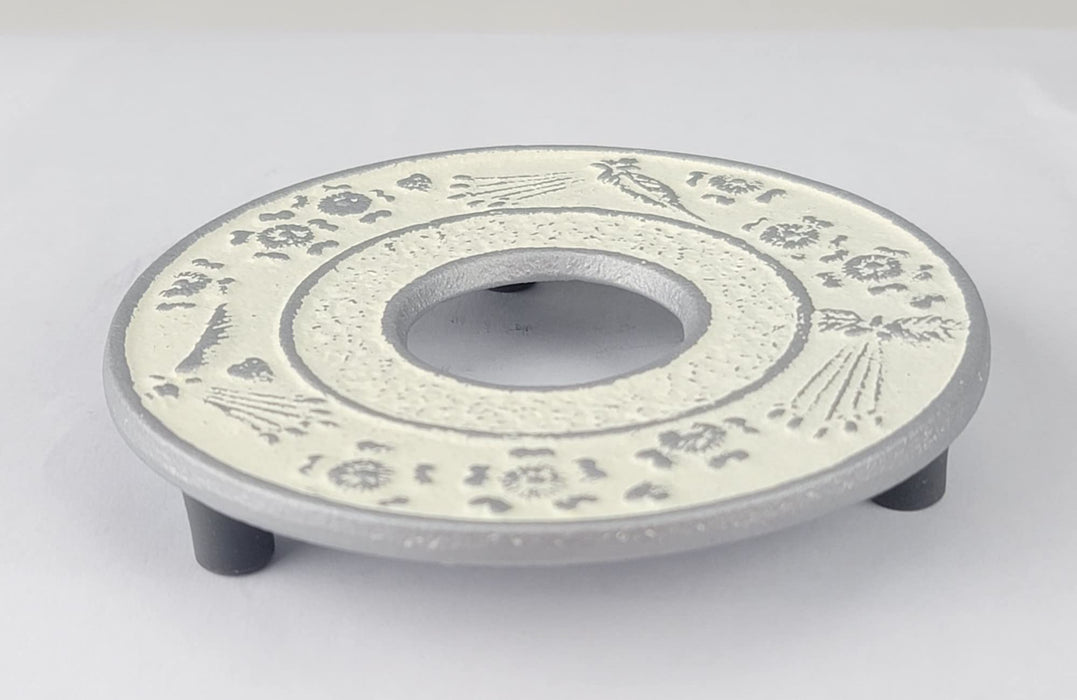 Iwachu Kamashiki Sakura Small Silver Linen 10cm Nambu Ironware 17603-Kiichin - The #1 Place for Japanese Goods in Your Hand!