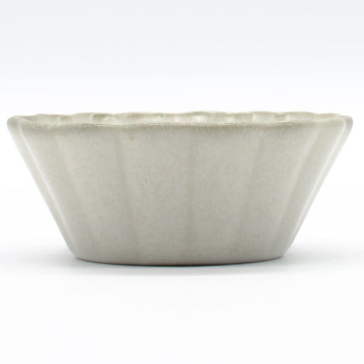 Aito Sui Soy Sauce Plate Flower Bean Bowl 6cm Moon White 288220-Kiichin - The #1 Place for Japanese Goods in Your Hand!