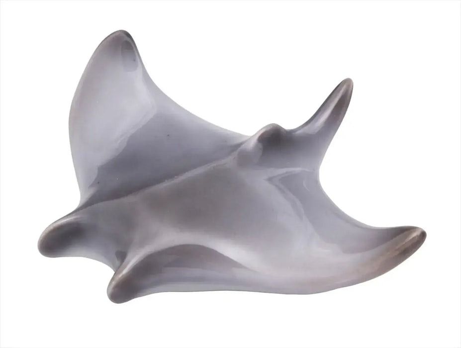 24to3 Nishitomi Ceramics Arita Ware Kitagawa Bisenkan Manta Chopsticks Rest