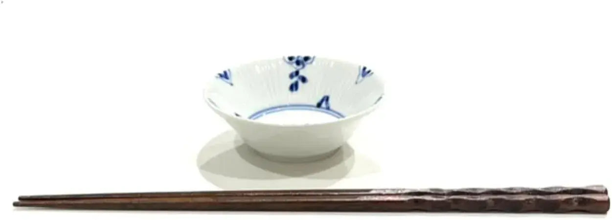 24to3 Nishitomi Ceramics Arita Ware Small Hand Drawn Bowl 8cm